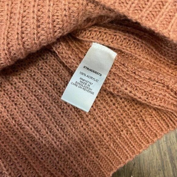 Full Circle Trends Sweater  - Picture 9 of 9